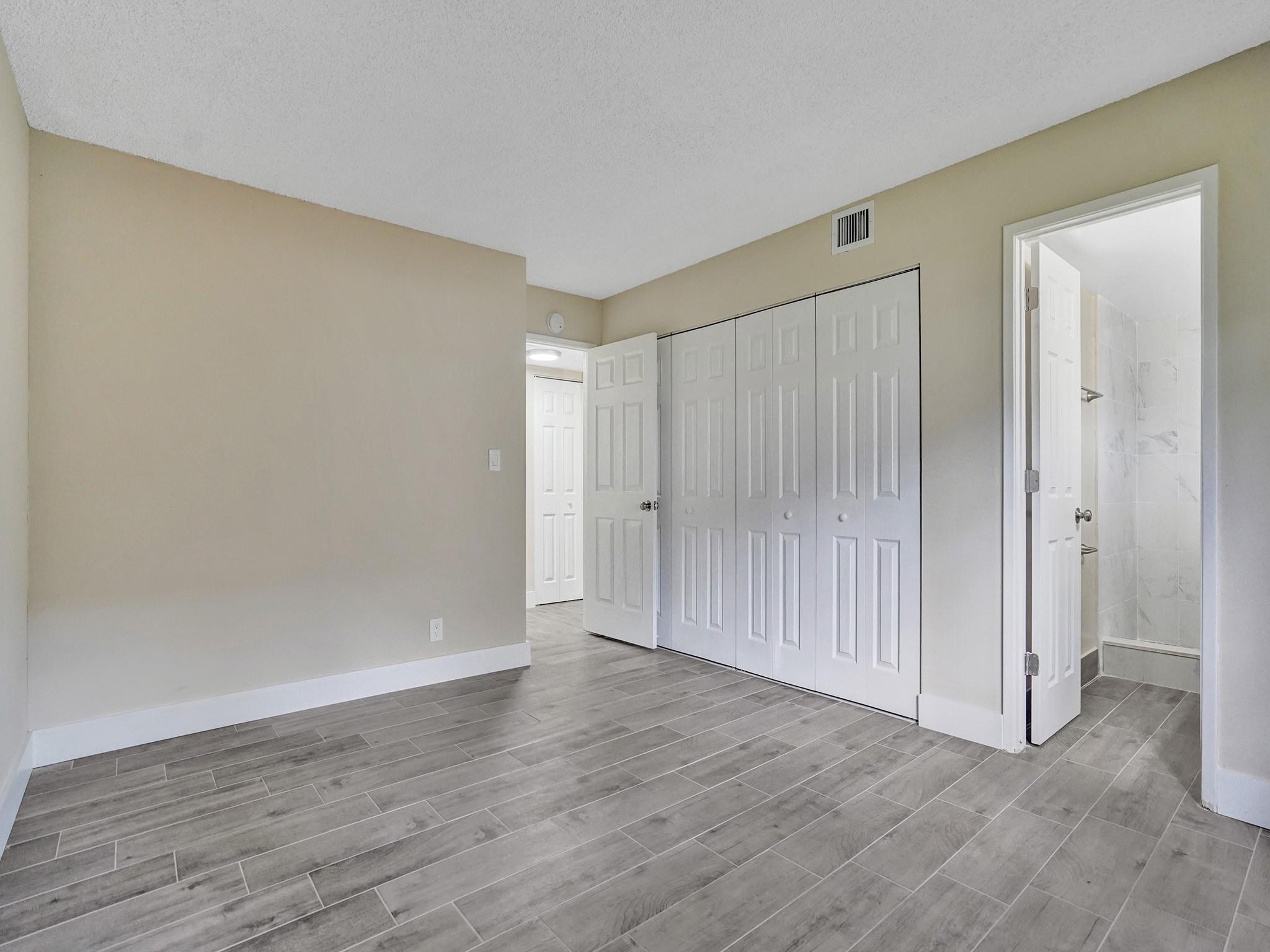 GARDENS NORTH 10 (THE) CO - Residential Lease