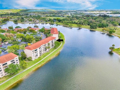 Tiny photo for 2767 Carambola Circle S #401, Coconut Creek, FL 33066 (MLS # B26046734)