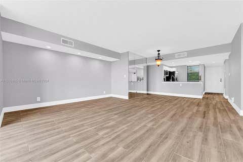 Tiny photo for 2767 Carambola Circle S #401, Coconut Creek, FL 33066 (MLS # B26046734)