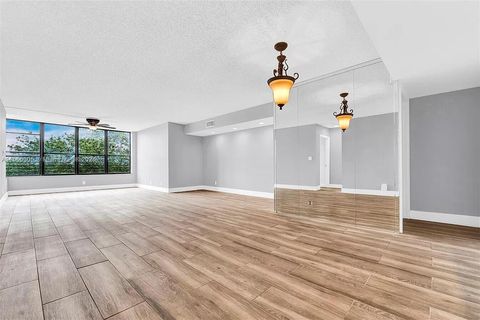 Tiny photo for 2767 Carambola Circle S #401, Coconut Creek, FL 33066 (MLS # B26046734)