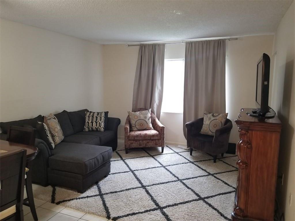HERITAGE CIRCLE - Residential