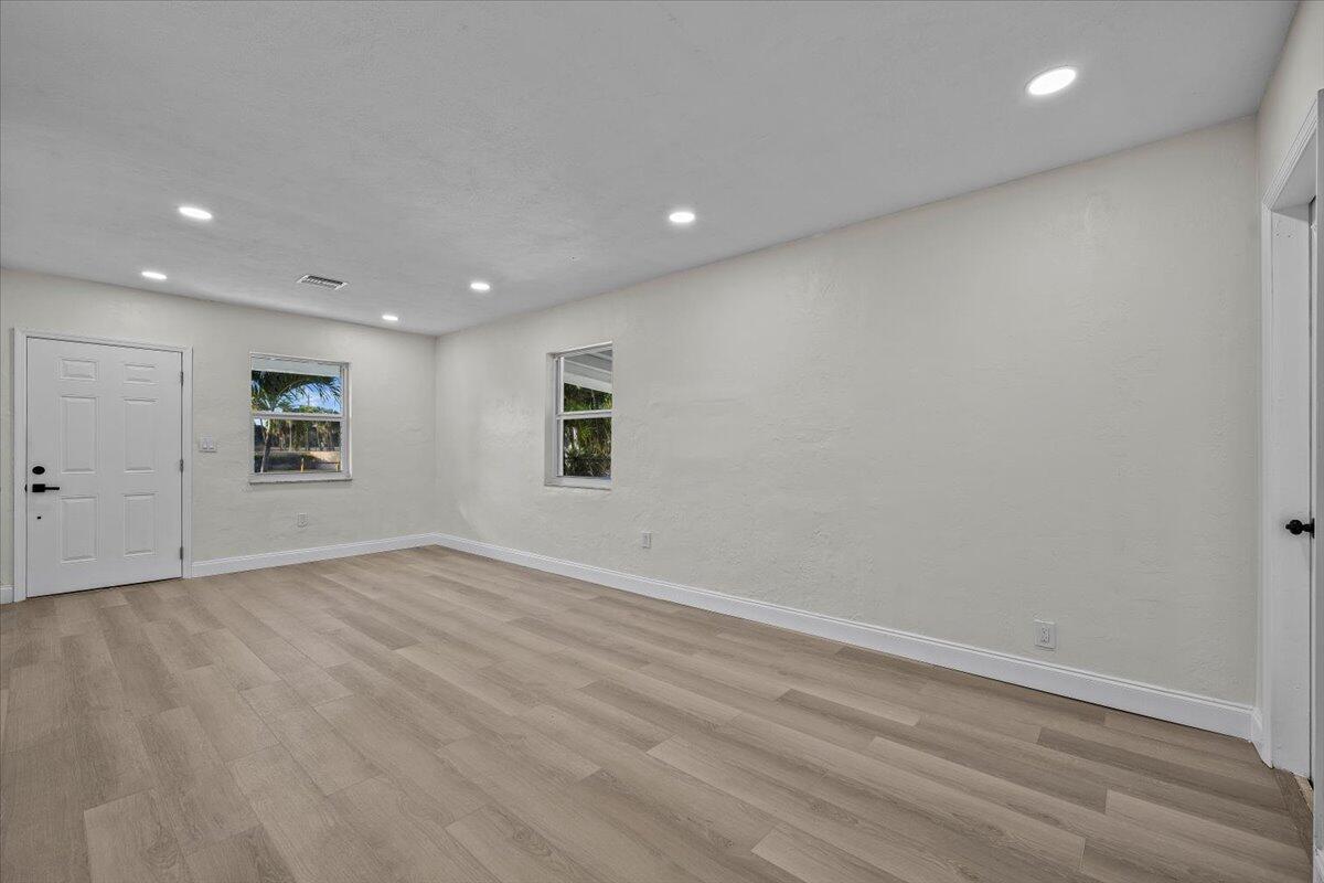 PARKER ESTATES - Residential