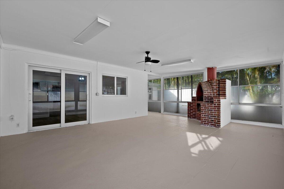 PARKER ESTATES - Residential