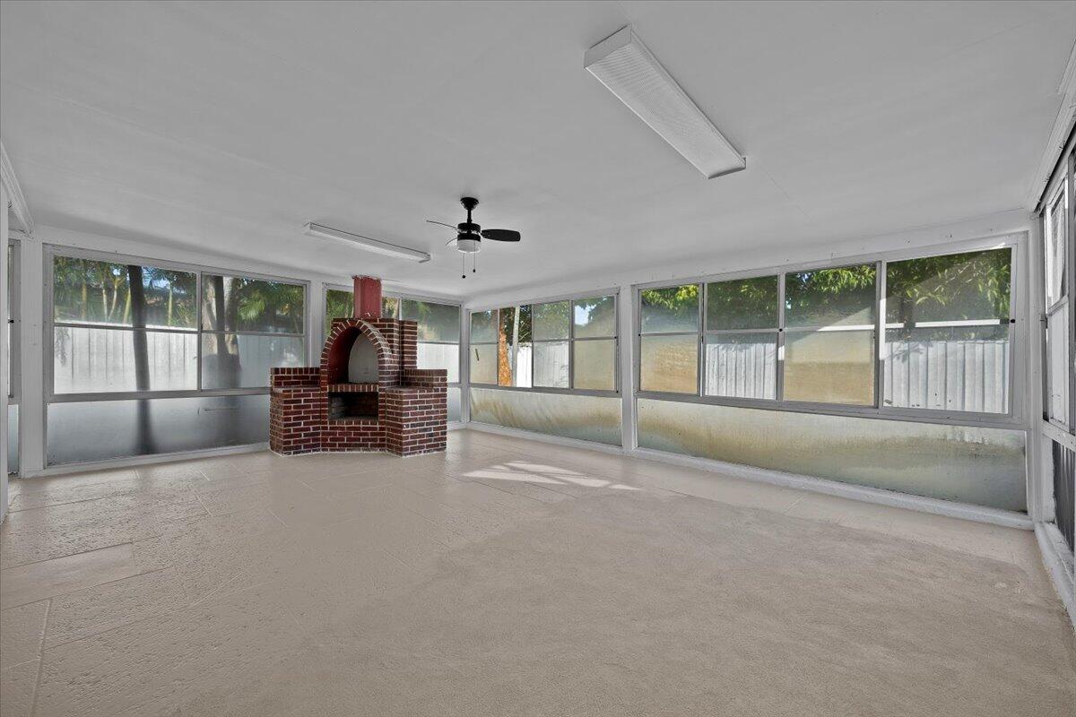 PARKER ESTATES - Residential