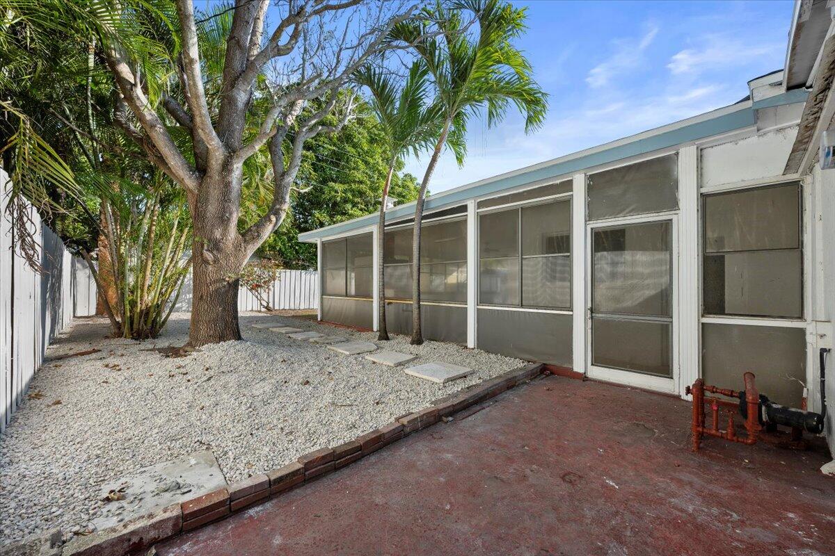 PARKER ESTATES - Residential