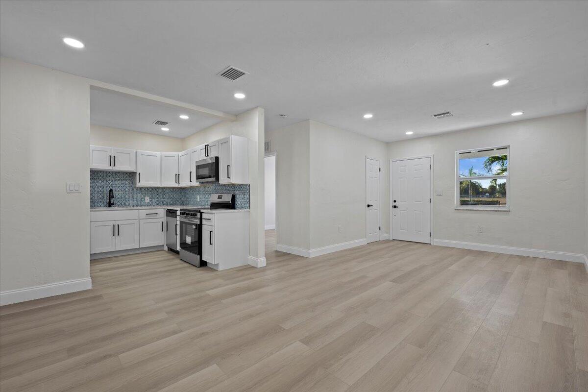 PARKER ESTATES - Residential