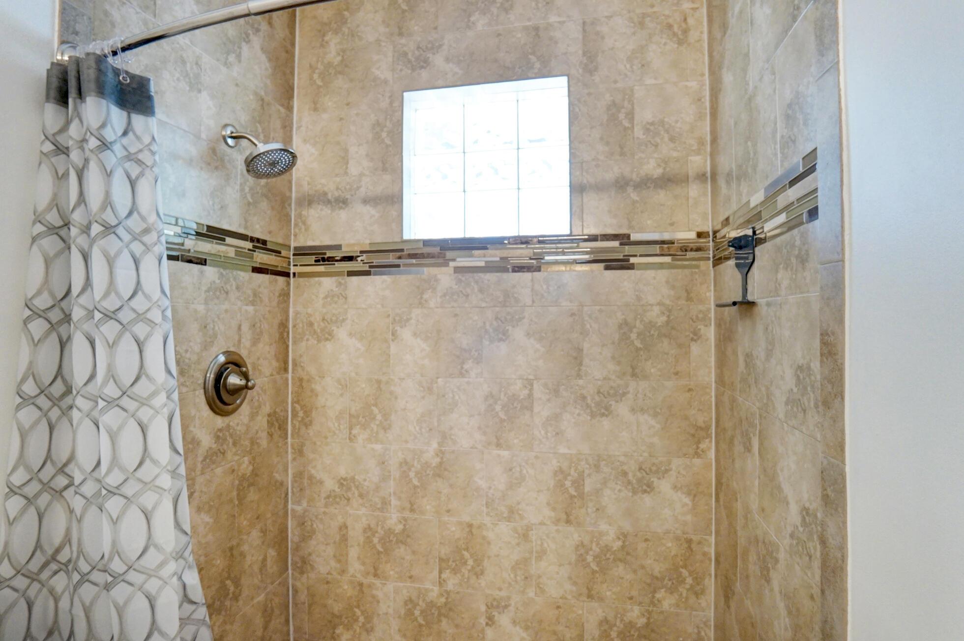 TROPIC PALMS 2 - Residential