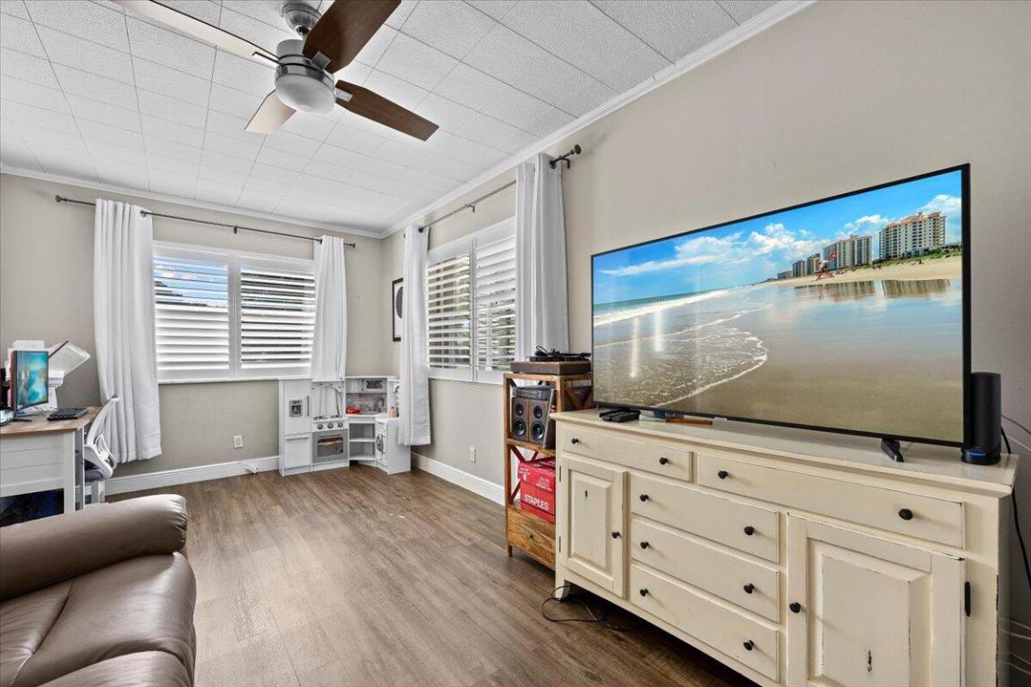 LAKE OSBORNE TERRACE - Residential