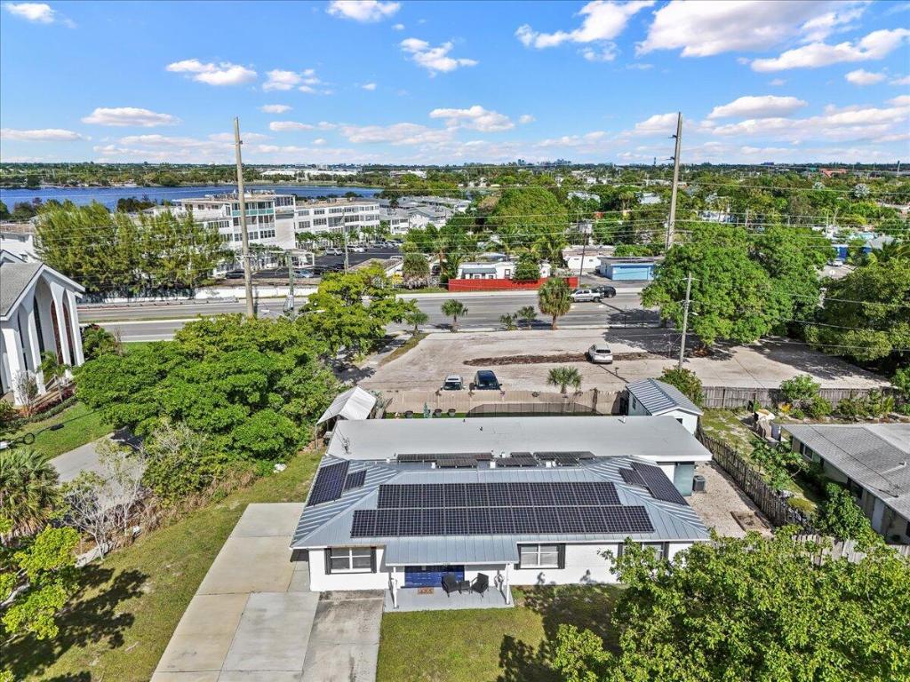 LAKE OSBORNE TERRACE - Residential