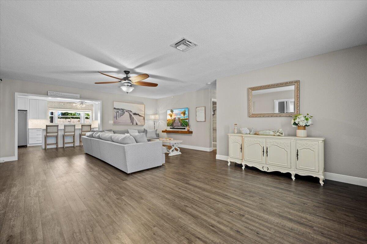 LAKE OSBORNE TERRACE - Residential