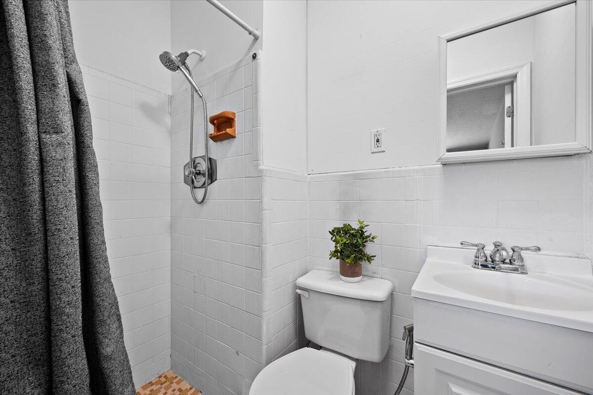 LAKE OSBORNE TERRACE - Residential