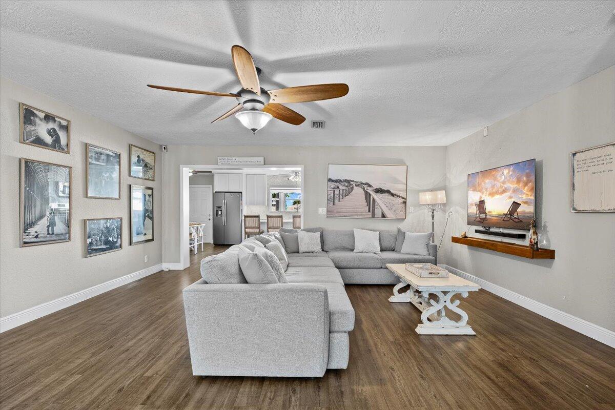 LAKE OSBORNE TERRACE - Residential