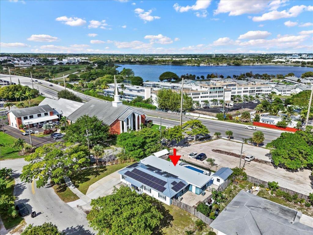 LAKE OSBORNE TERRACE - Residential