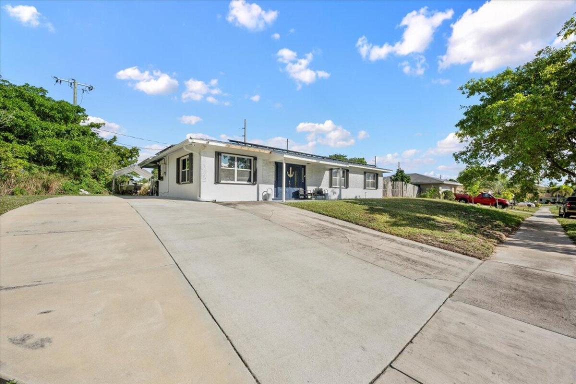 LAKE OSBORNE TERRACE - Residential