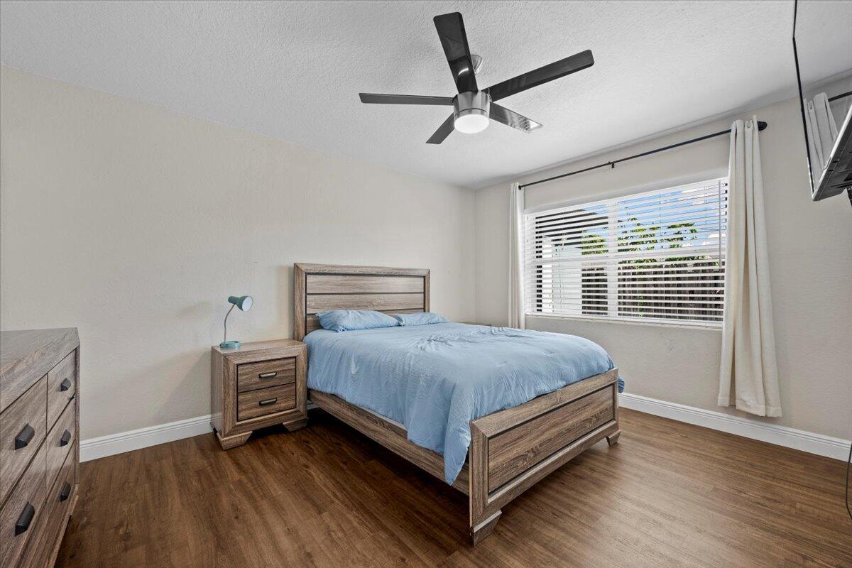 LAKE OSBORNE TERRACE - Residential