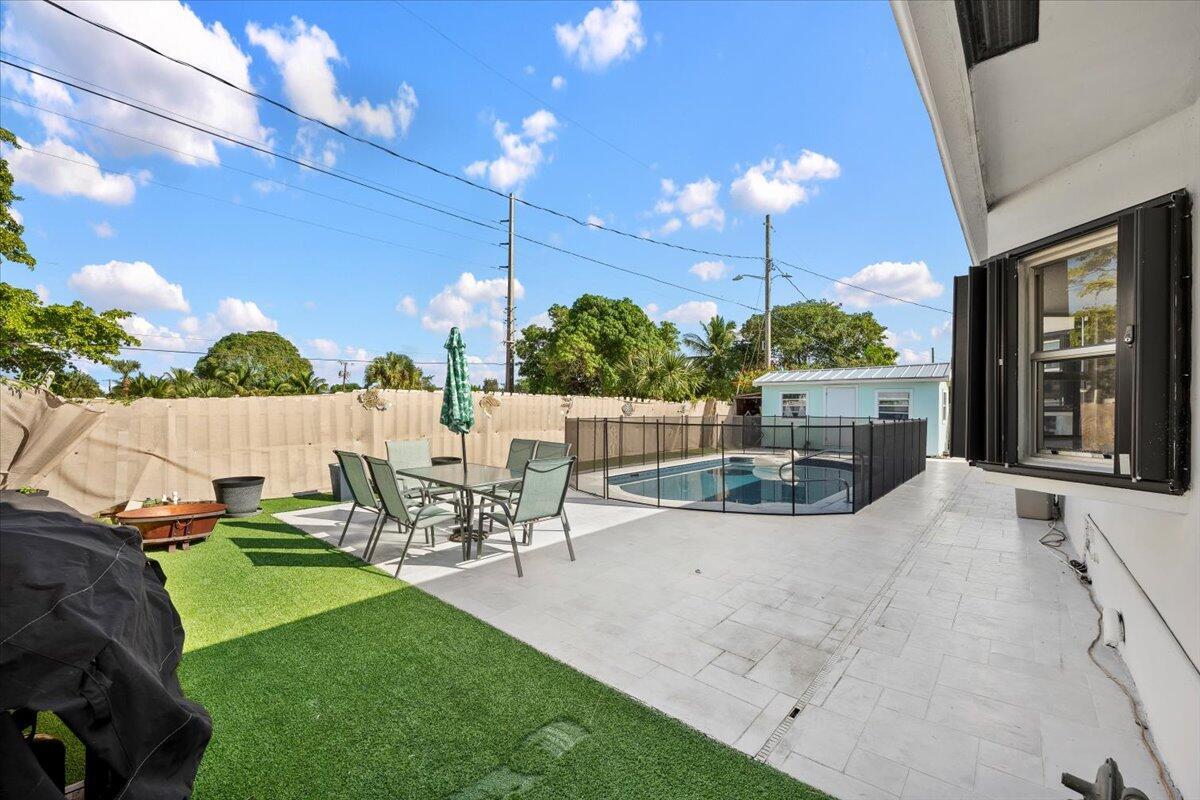 LAKE OSBORNE TERRACE - Residential