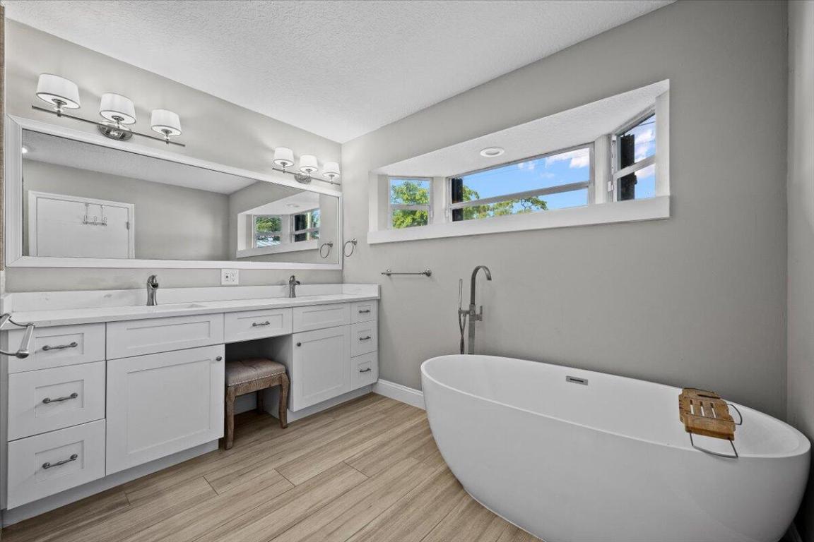 LAKE OSBORNE TERRACE - Residential