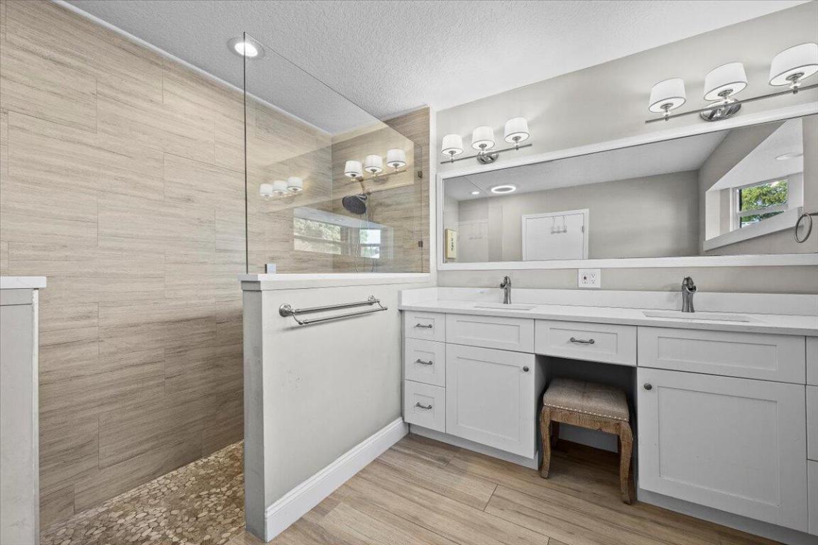 LAKE OSBORNE TERRACE - Residential