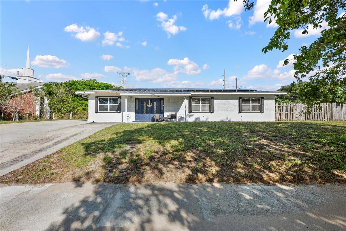 LAKE OSBORNE TERRACE - Residential