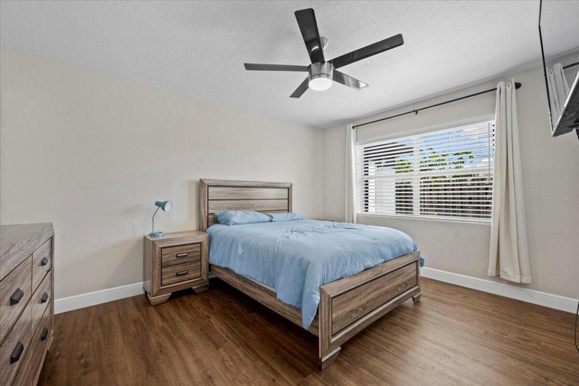 LAKE OSBORNE TERRACE - Residential