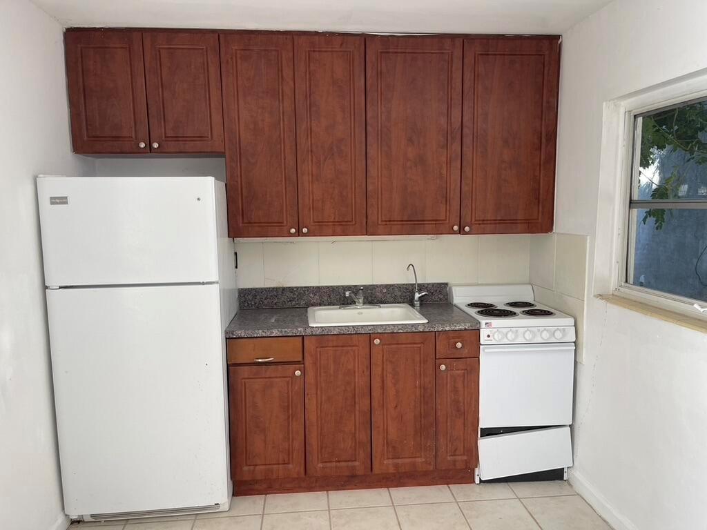 YOUNG EDDY C PROPERTY - Residential Lease