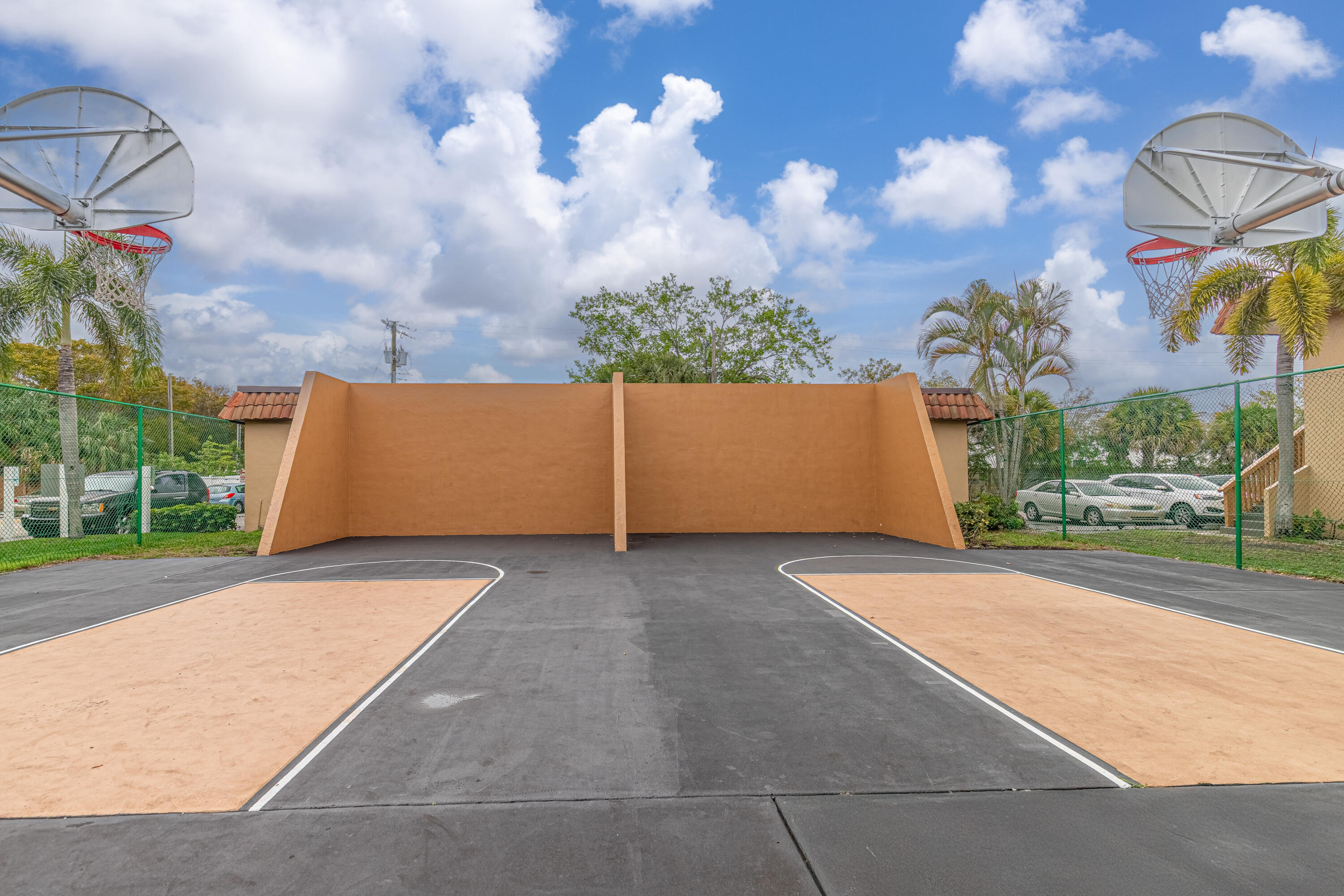 LAKESIDE CONDO AT LAUDERDALE - Residential