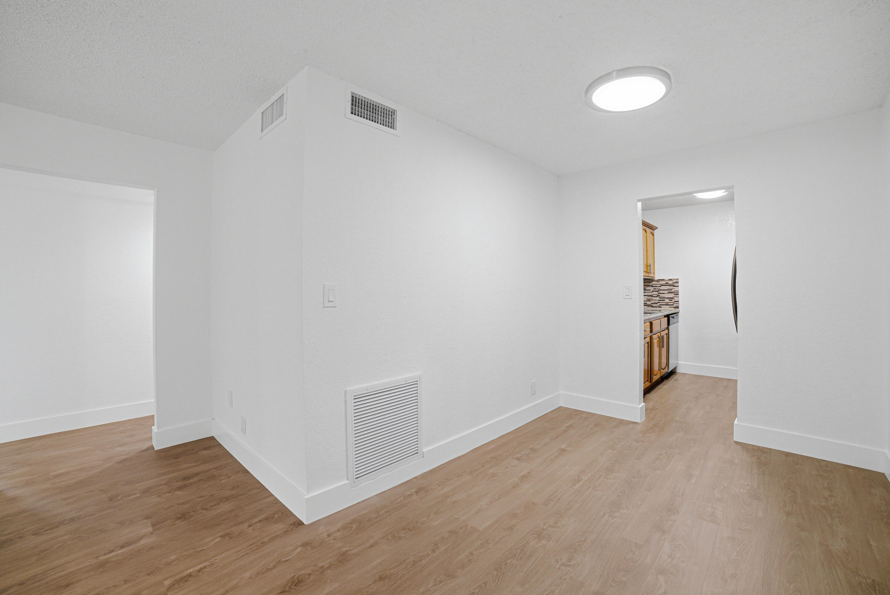 LAKESIDE CONDO AT LAUDERDALE - Residential