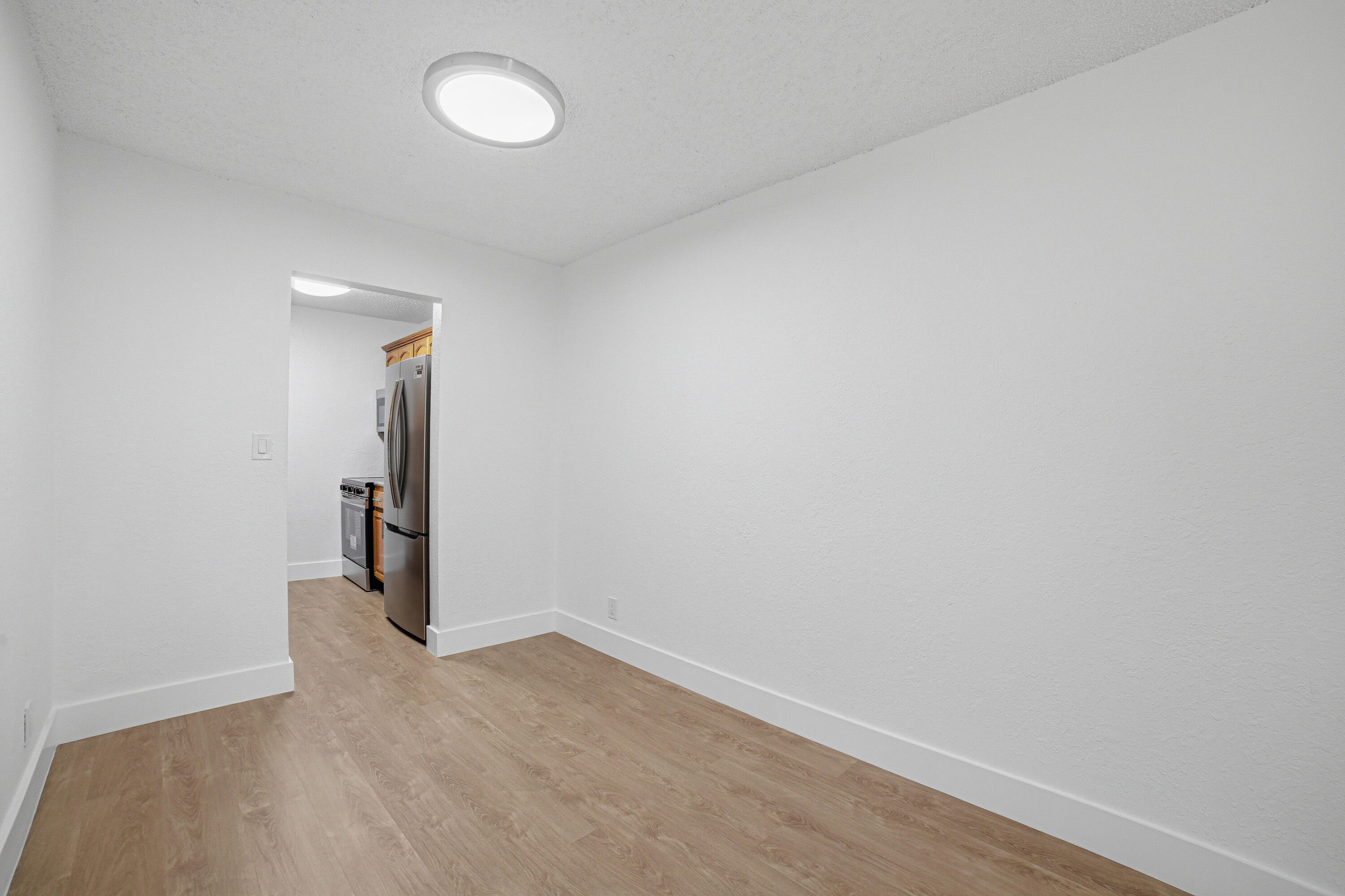 LAKESIDE CONDO AT LAUDERDALE - Residential