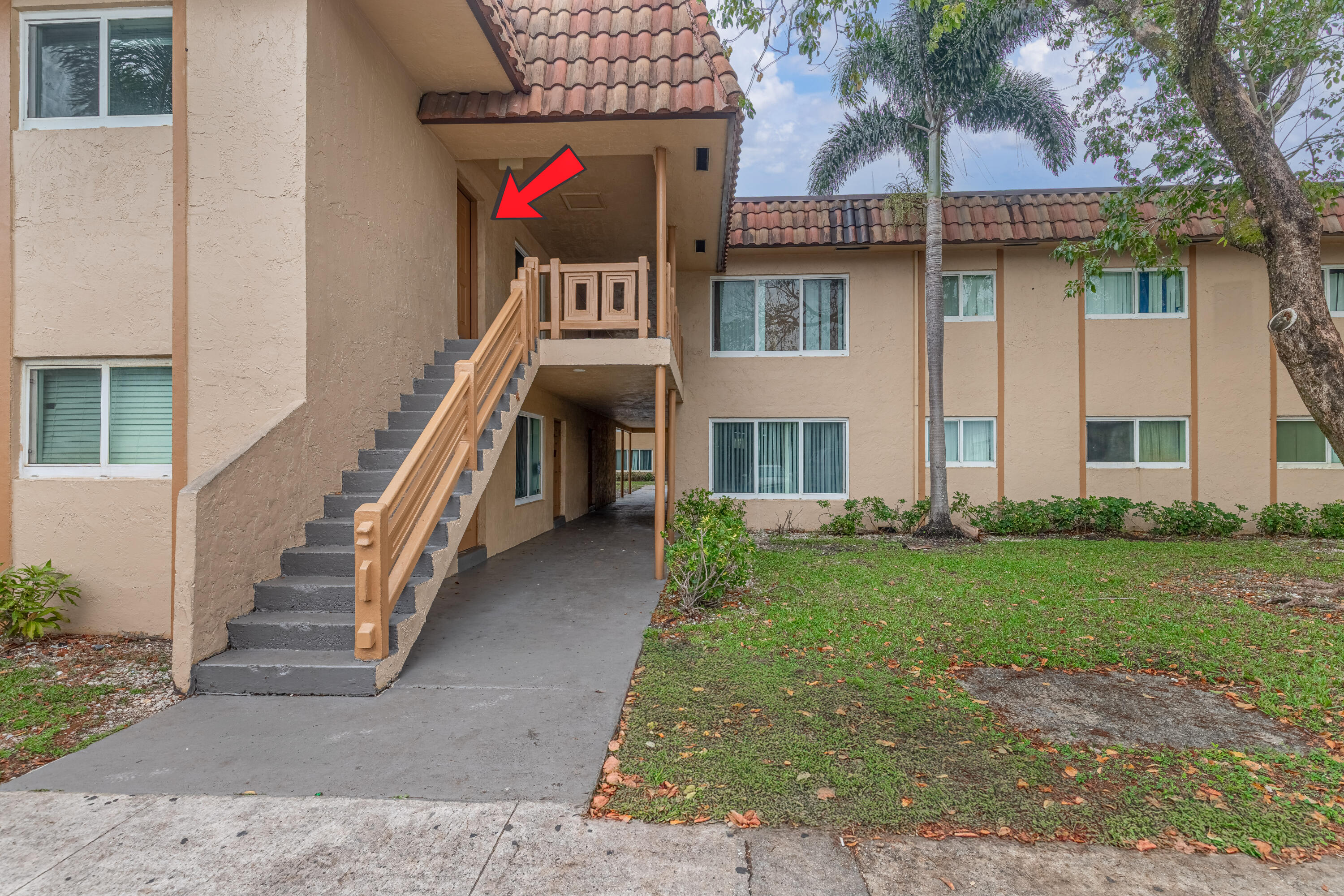 LAKESIDE CONDO AT LAUDERDALE - Residential