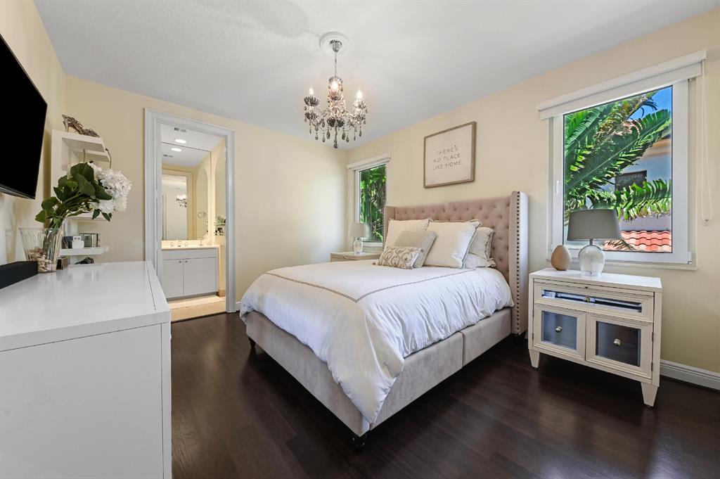 LAKE SHORES LANTANA - Residential