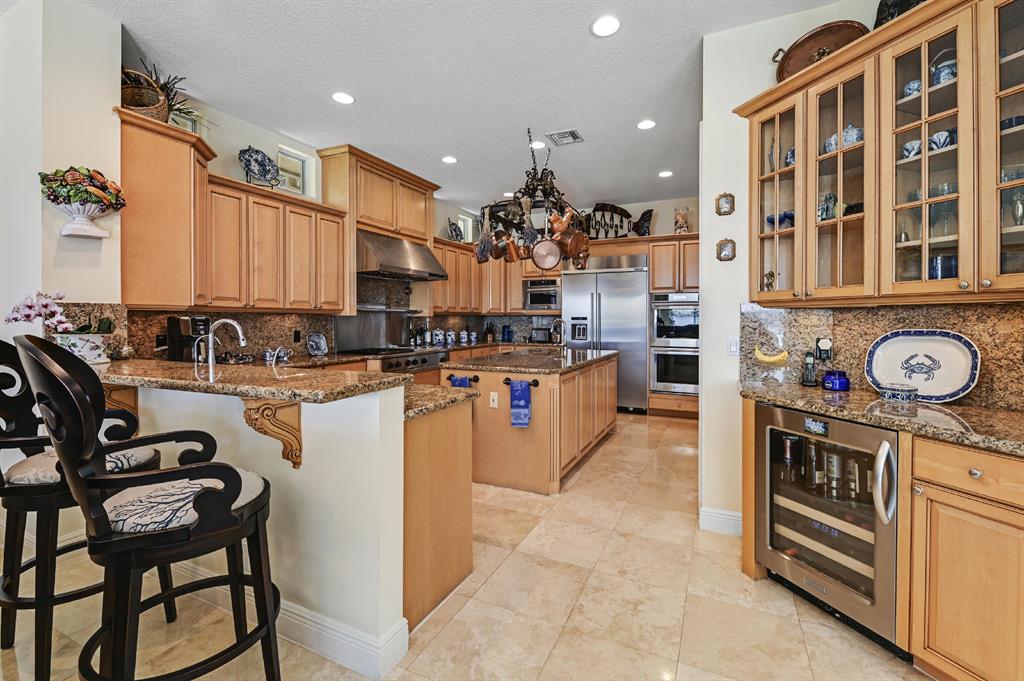 LAKE SHORES LANTANA - Residential