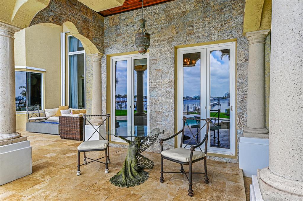 LAKE SHORES LANTANA - Residential