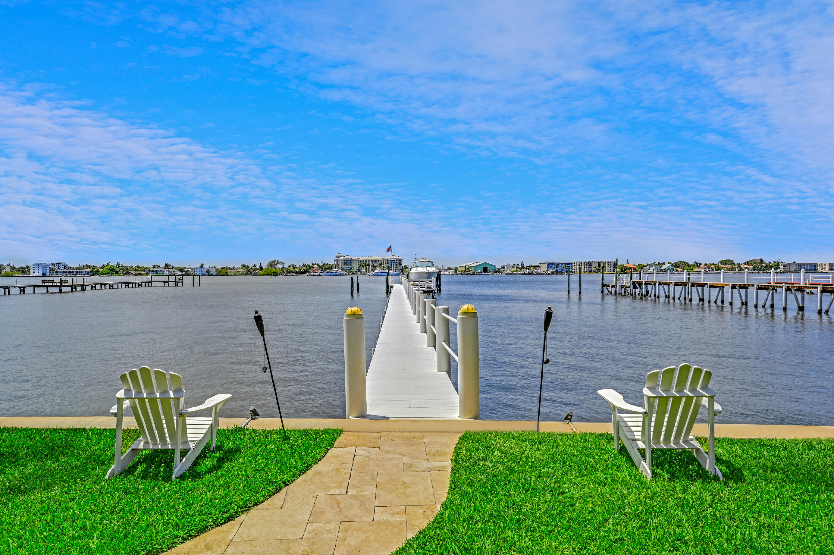 LAKE SHORES LANTANA - Residential
