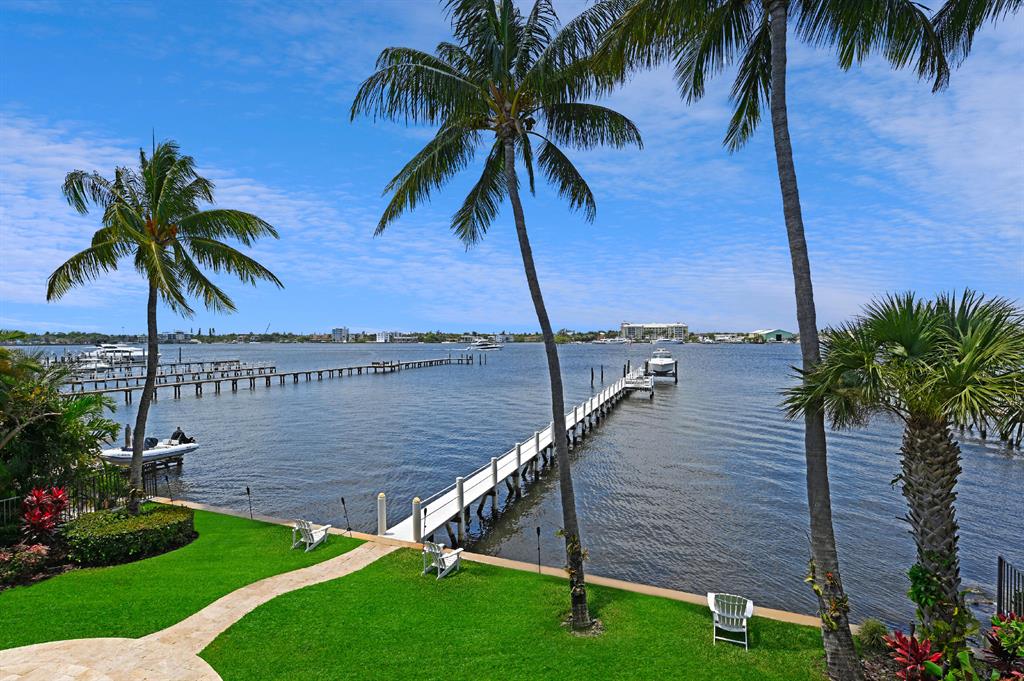 LAKE SHORES LANTANA - Residential