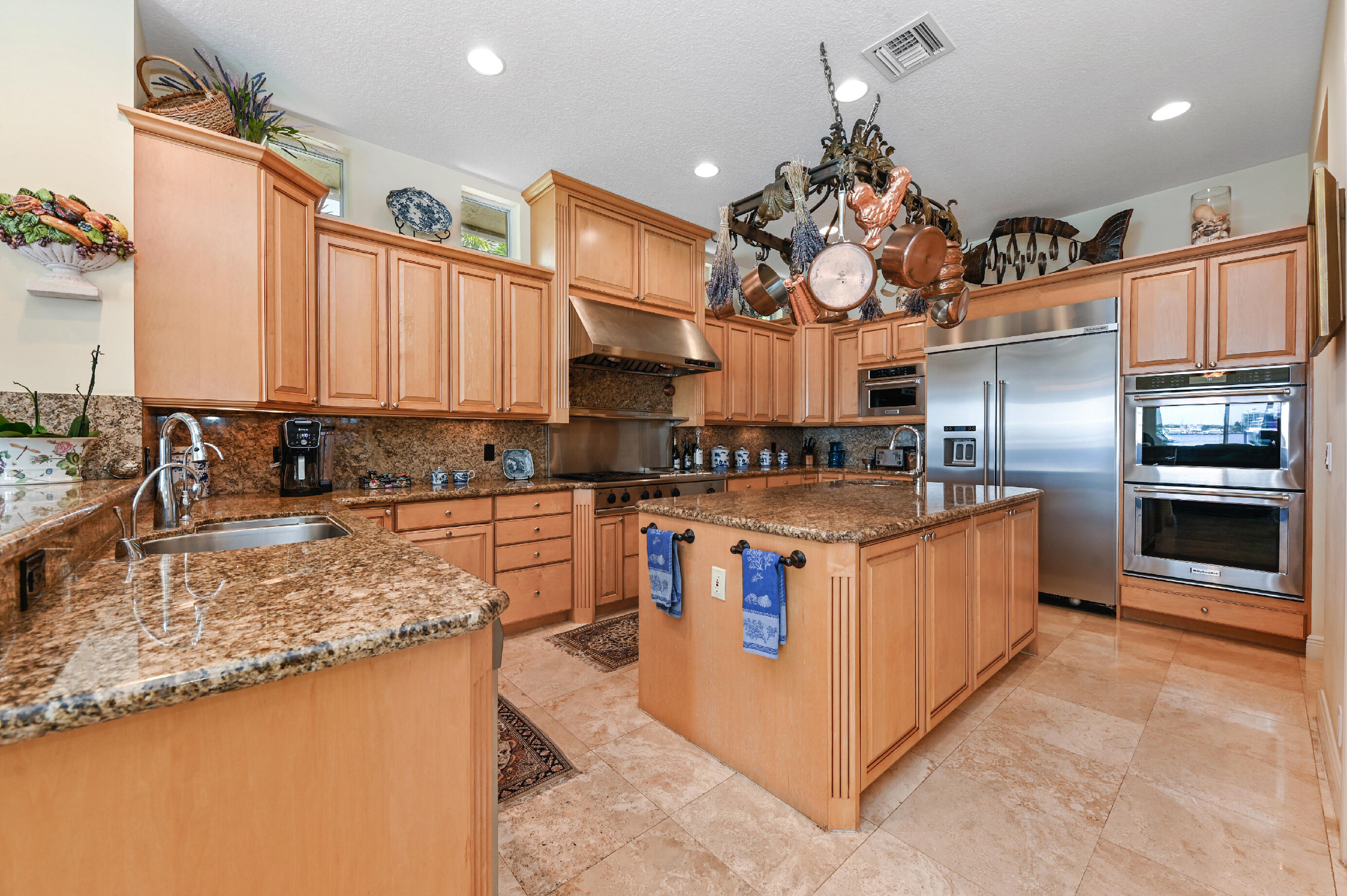 LAKE SHORES LANTANA - Residential