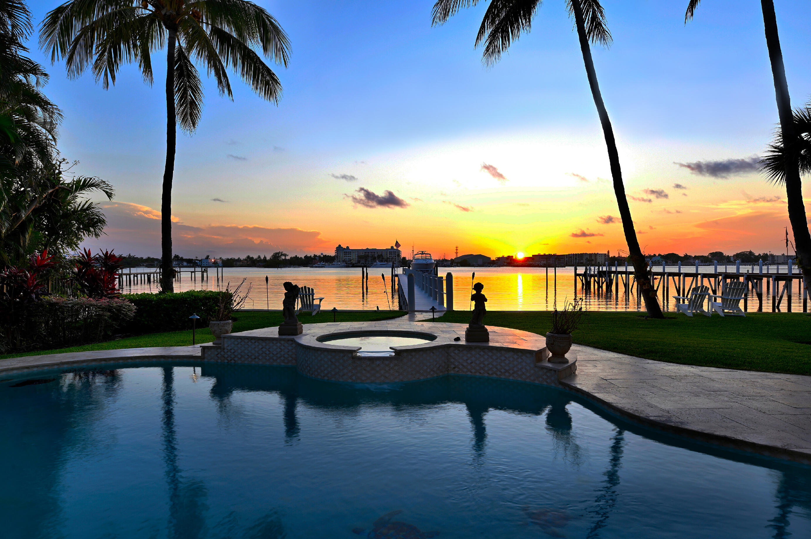 LAKE SHORES LANTANA - Residential