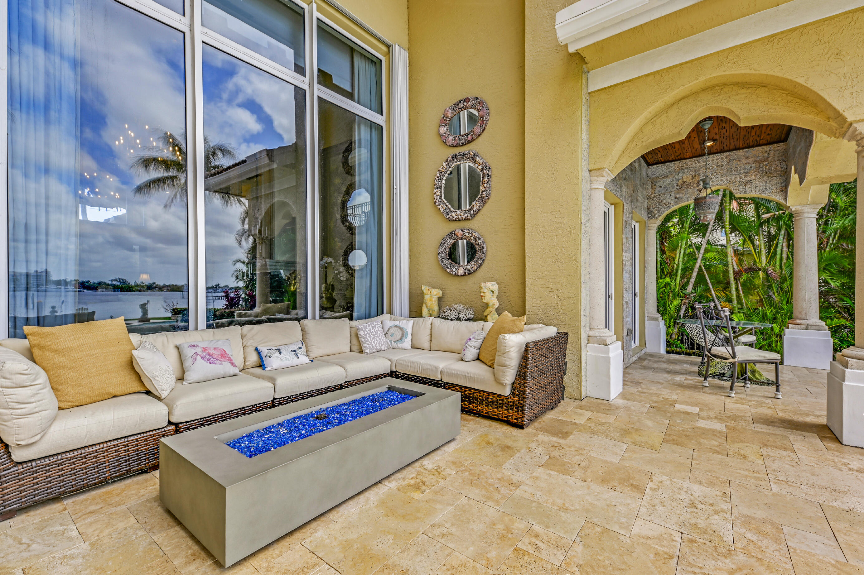 LAKE SHORES LANTANA - Residential