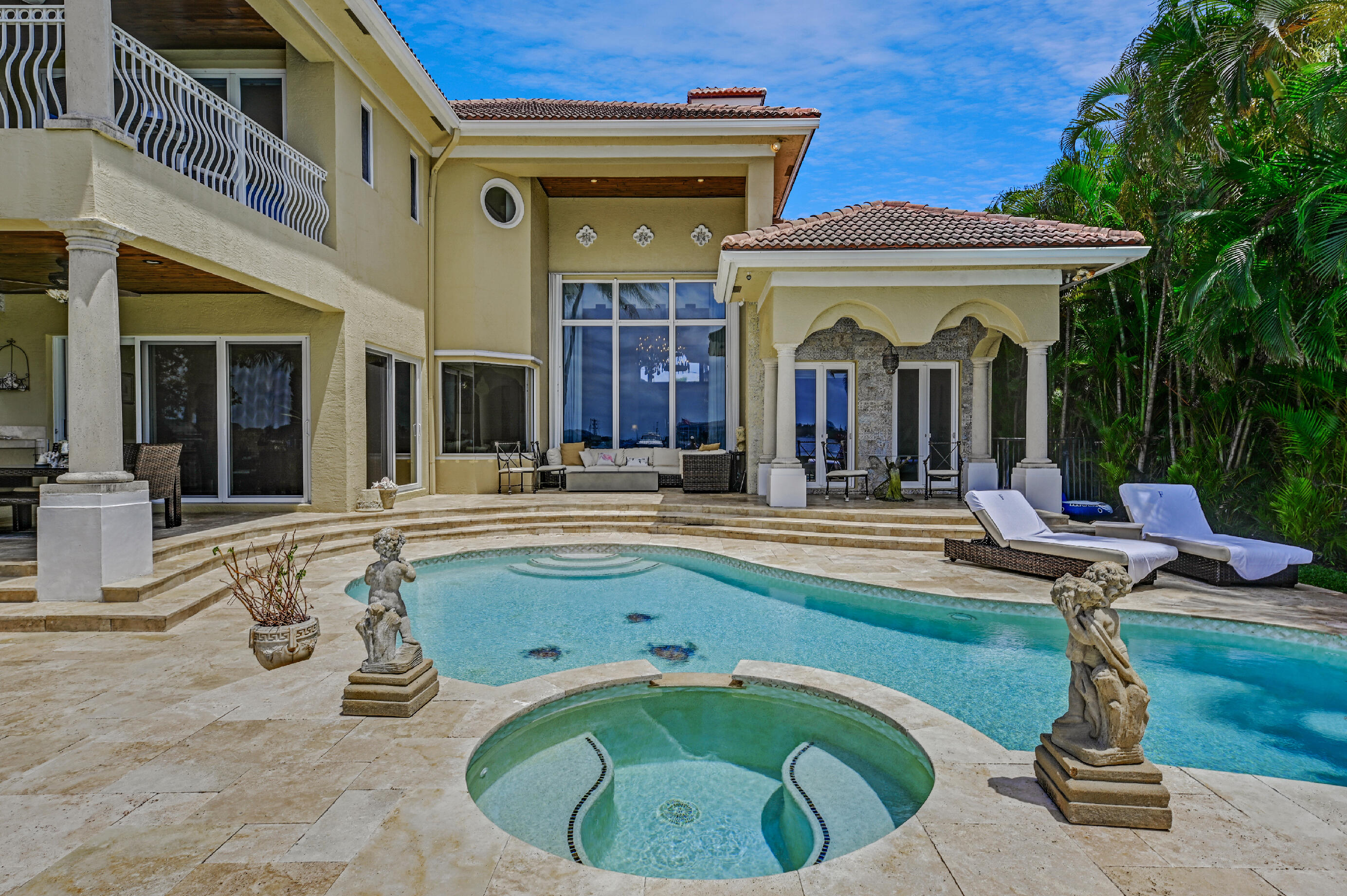 LAKE SHORES LANTANA - Residential