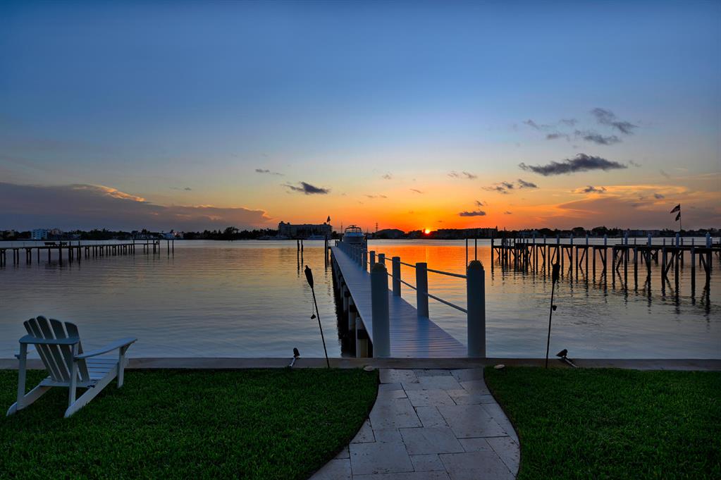 LAKE SHORES LANTANA - Residential