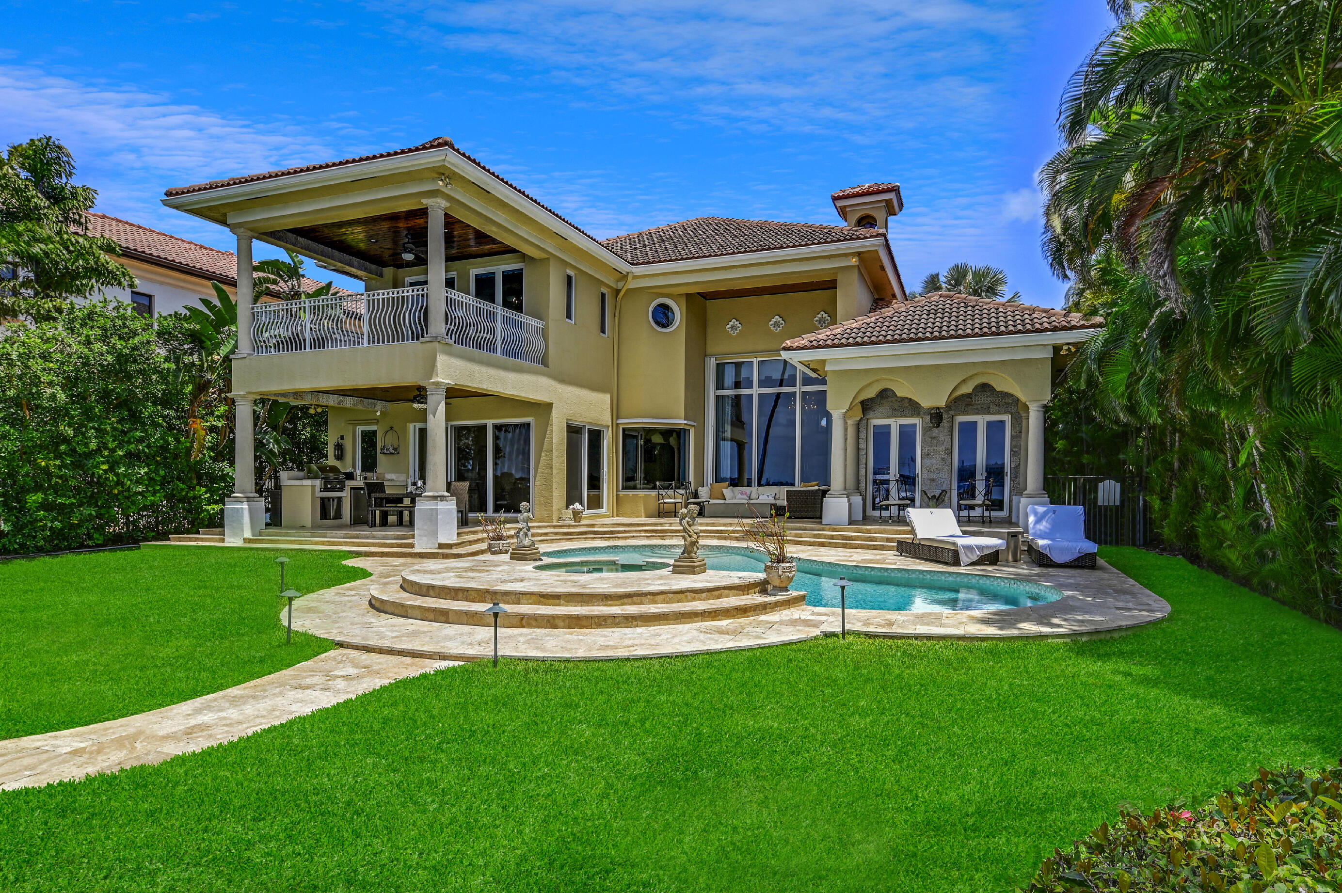 LAKE SHORES LANTANA - Residential