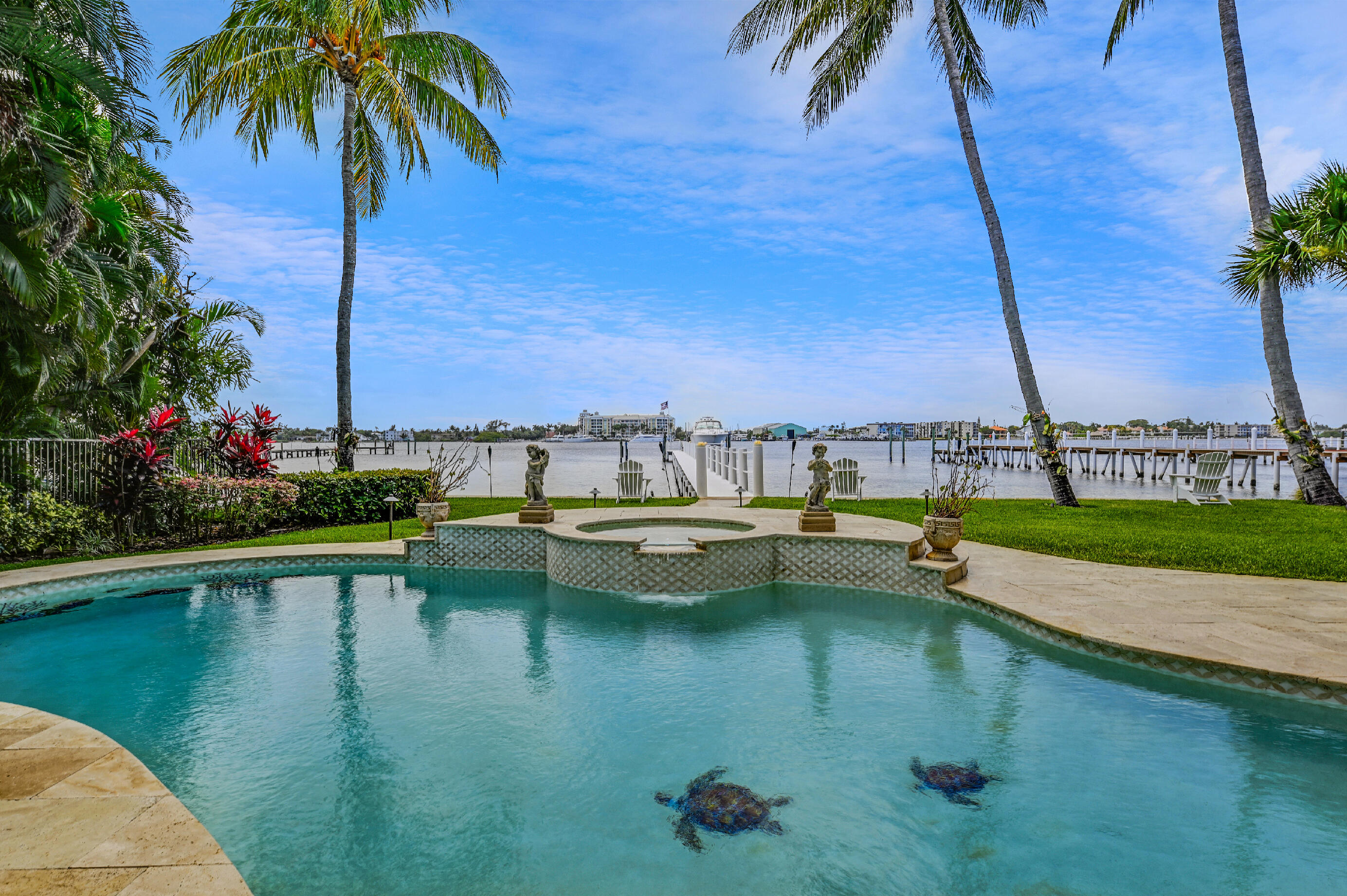 LAKE SHORES LANTANA - Residential