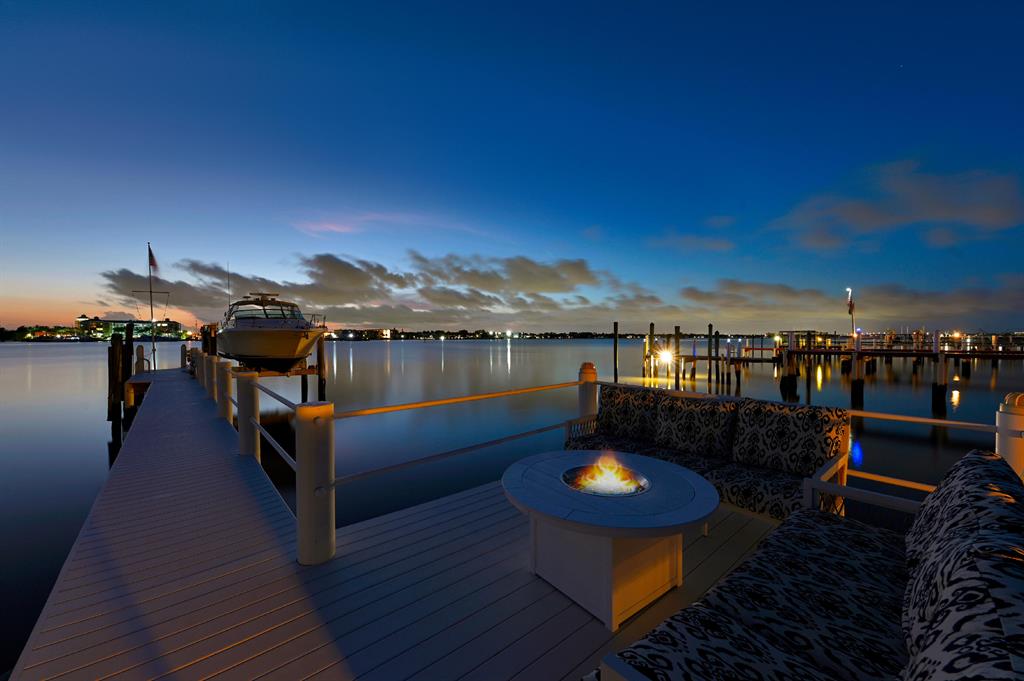 LAKE SHORES LANTANA - Residential