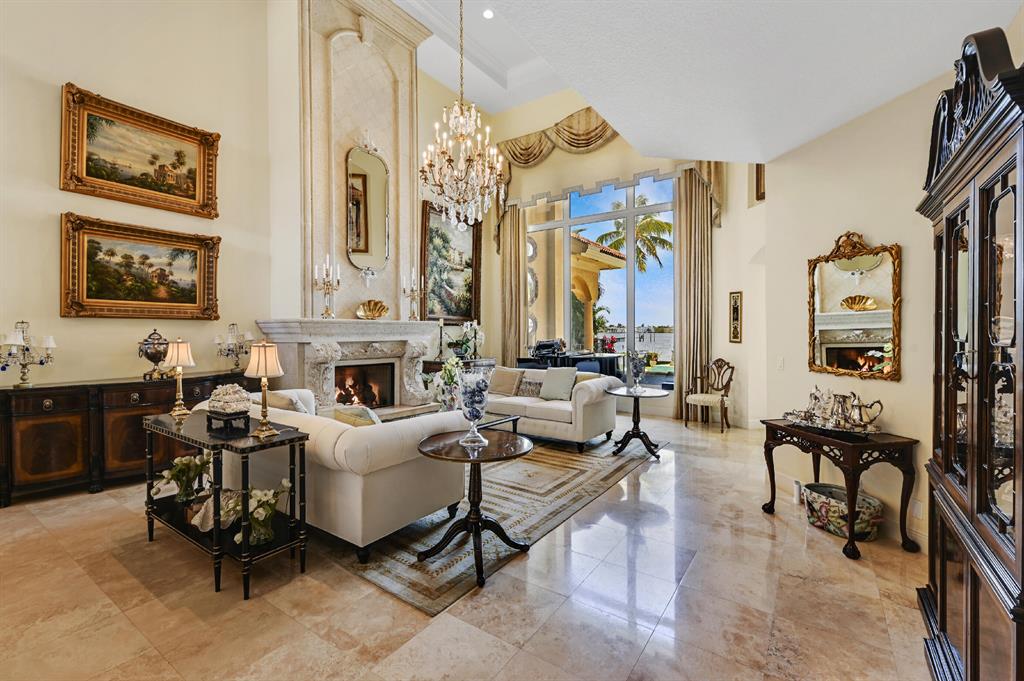 LAKE SHORES LANTANA - Residential