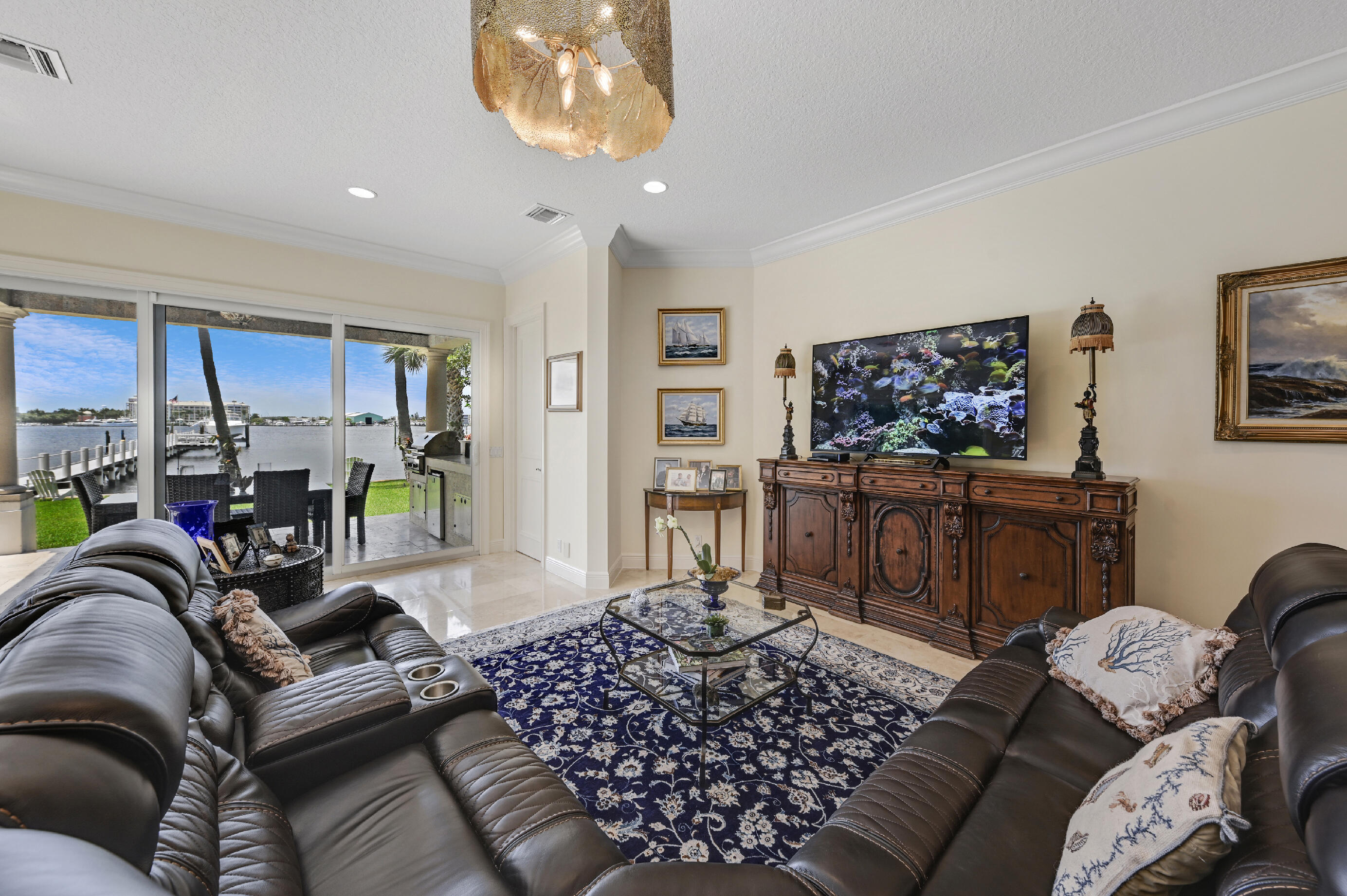 LAKE SHORES LANTANA - Residential