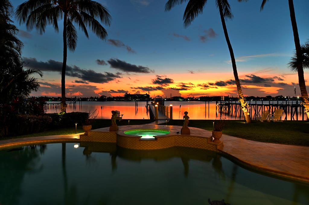 LAKE SHORES LANTANA - Residential