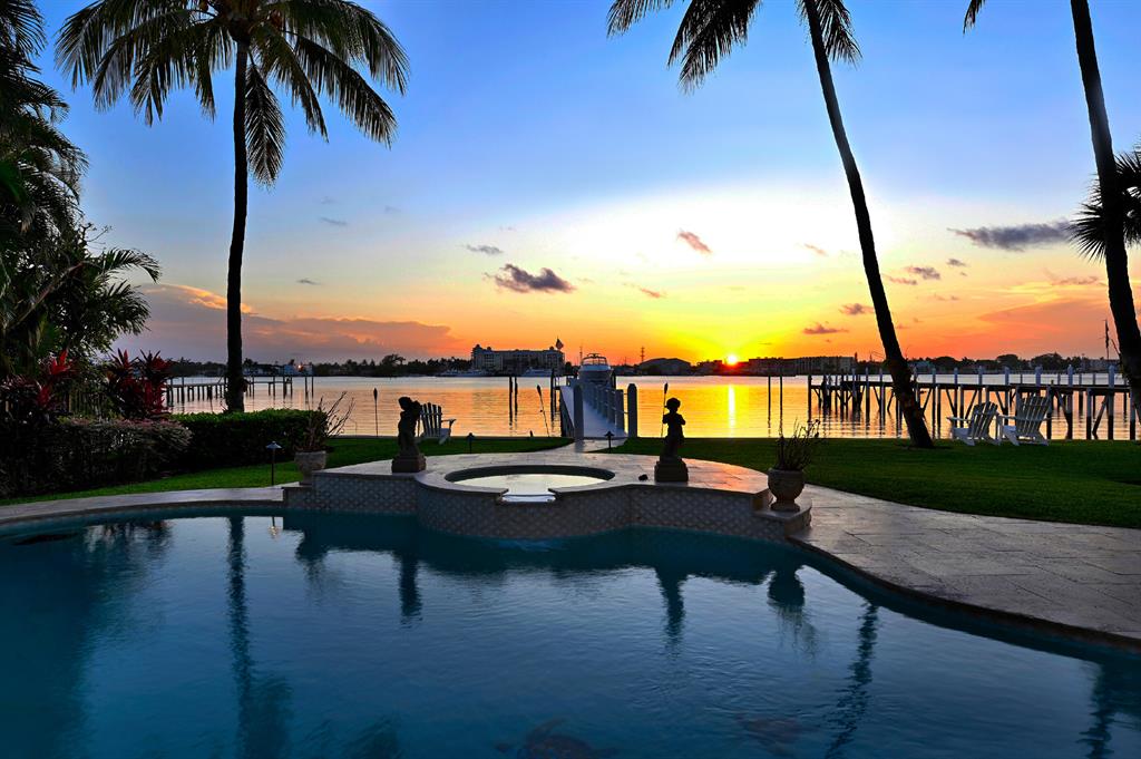 LAKE SHORES LANTANA - Residential