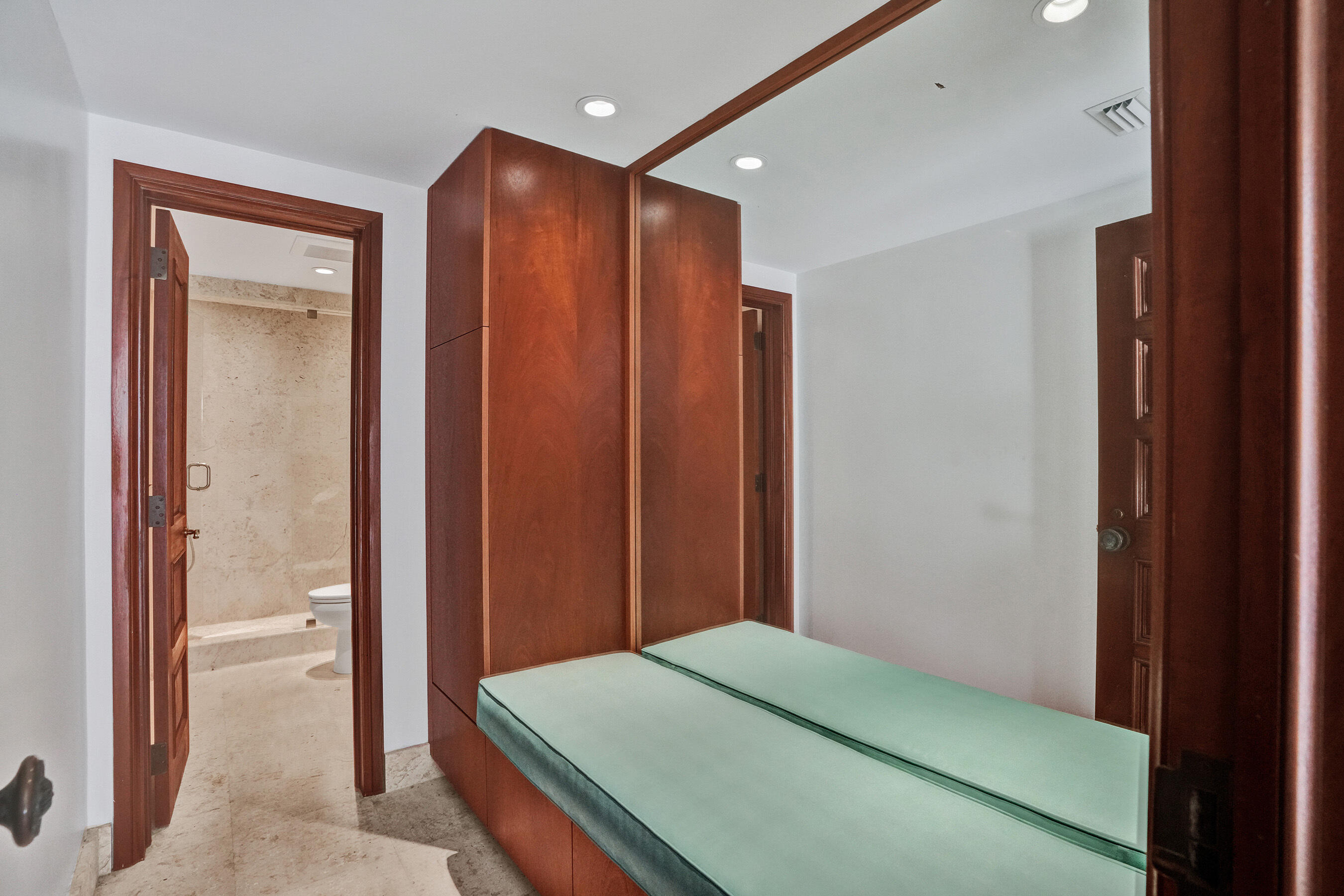 RIVERLAND - Residential