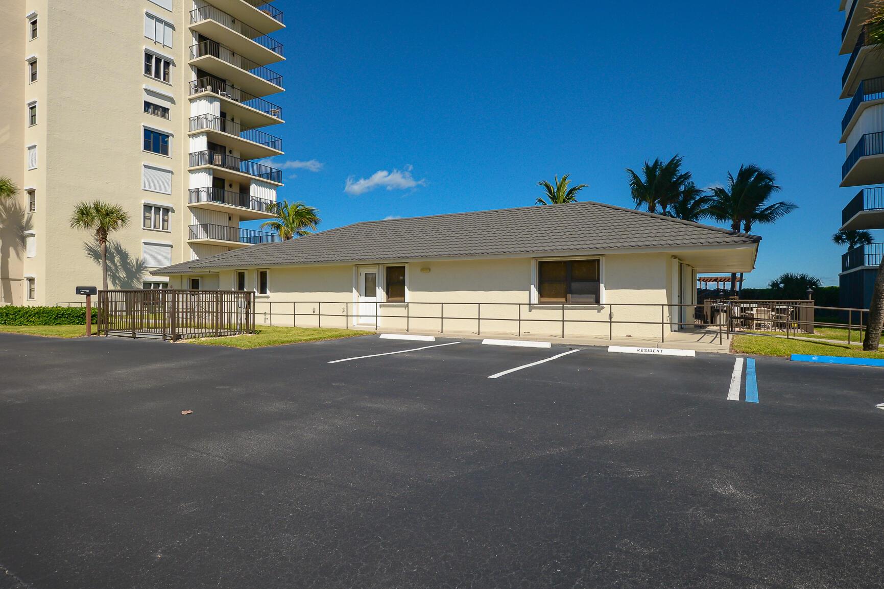 OCEAN HARBOUR SOUTH CONDO - Residential