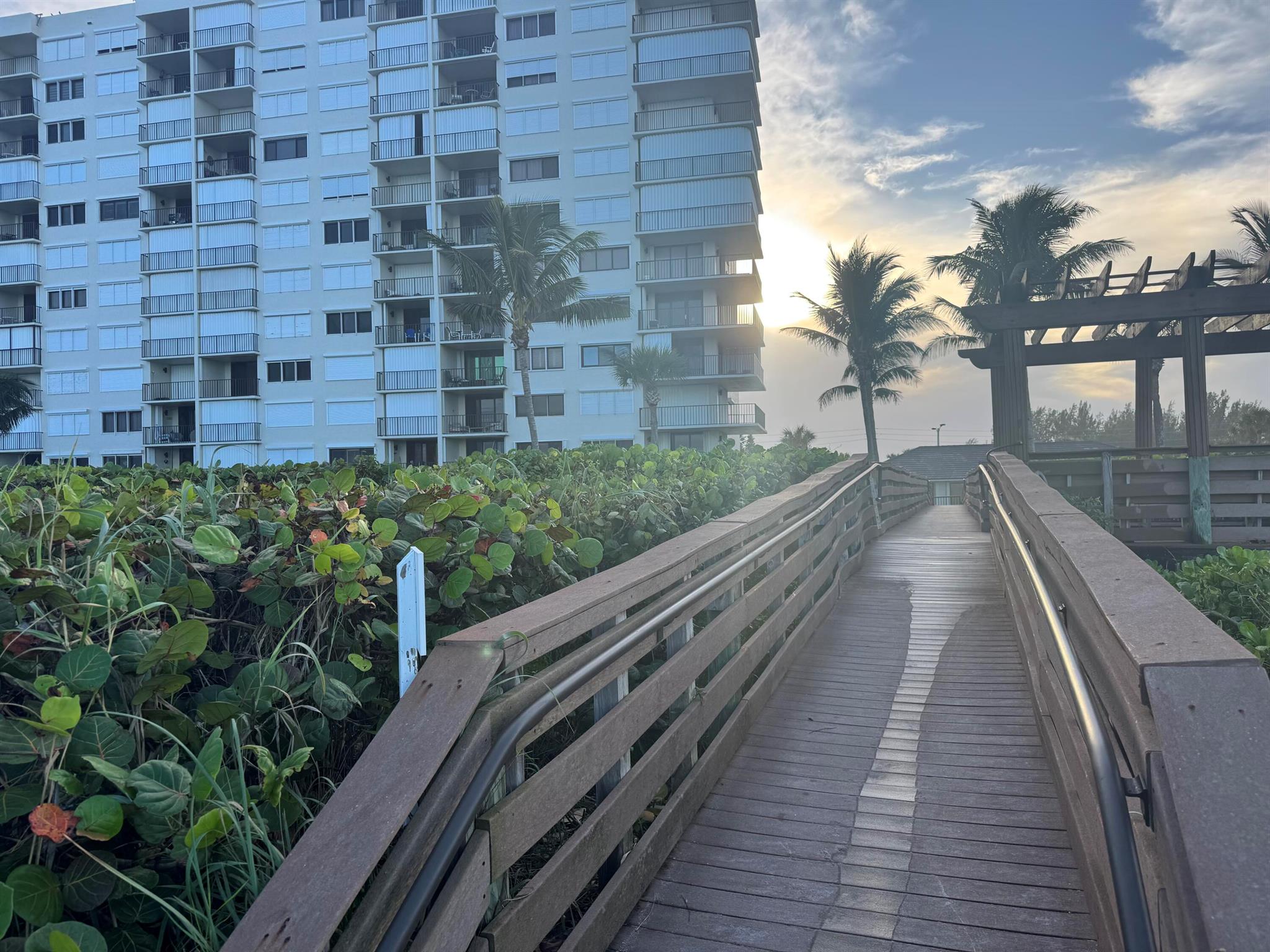 OCEAN HARBOUR SOUTH CONDO - Residential