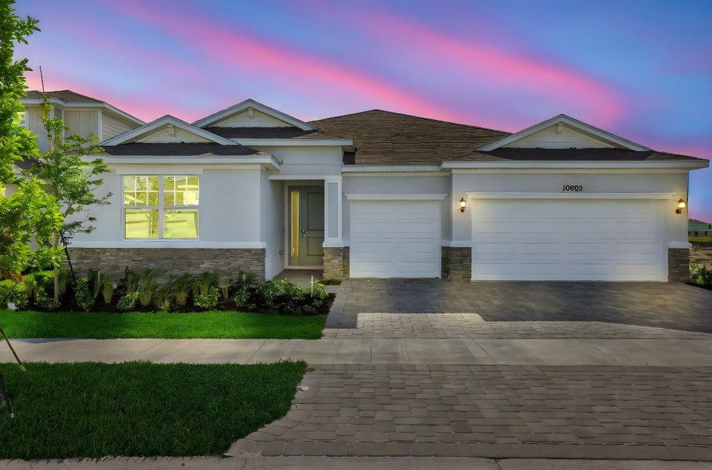 Photo of 10692 NW Suncrest Lp, Port Saint Lucie, FL 34987 (MLS # F10522862)